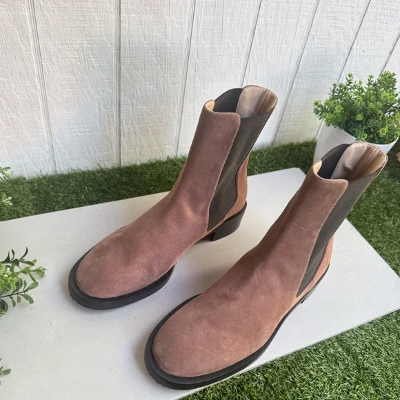 Stuart Weitzman
Women's Brown Cline Sleek Chelsea
Boot Brown size 8 fits 7.5 New - Picture 5 of 15